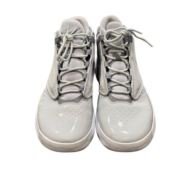 Jordan Max Aura 4. Gray. Size 13 - Picture 2 of 9